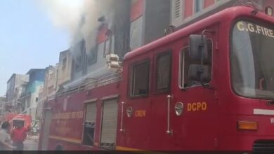 Fire Incident: Massive fire in Raipur...! Automobile showroom opposite the police station engulfed in flames... VIDEO