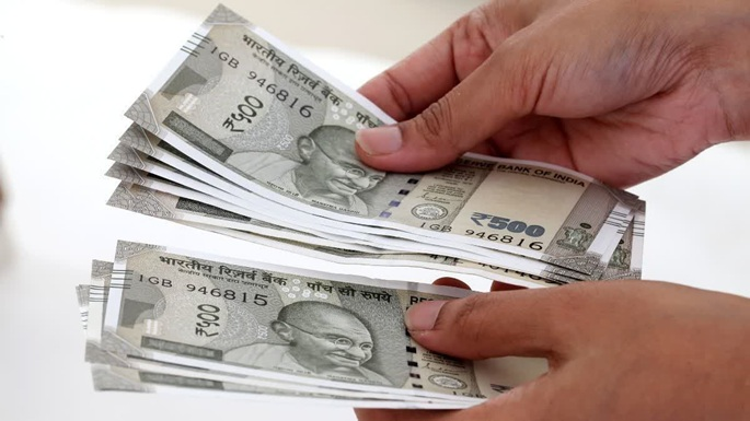 Salary Hike: Major announcement by the Madhya Pradesh government! Salaries of 1.5 lakh contractual employees increased—orders issued.