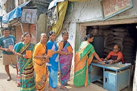 New Rule for Free Ration: A major gift from the government for ration card holders! The distribution system has changed—get all the details with just one click.