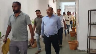 Tehsildar's Reader Arrested: Major ACB trap in Chhattisgarh! Tehsildar's reader caught red-handed accepting a bribe of ₹10,000; he had already taken ₹35,000 previously.