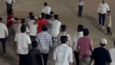 Birsa Munda Cup Clash: Cricket match turns into a battleground at Kanker's Narhardev Ground...! Violent brawl breaks out between two groups during the Birsa Munda Cup... Watch the viral video here.