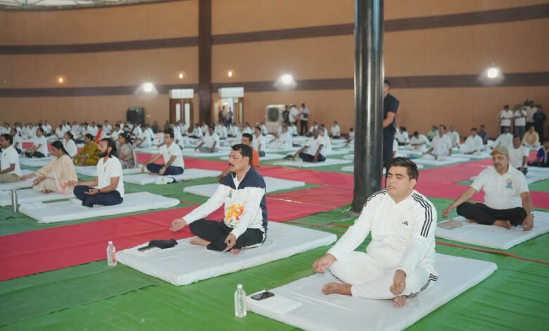 International Yoga Day: A massive crowd turned out for Yoga Day in Korba! Thousands participated in a mass yoga session; Minister Guru Khushwant Saheb and the Collector highlighted the benefits of yoga. Watch the video here.
