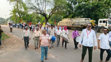 Power Employees' Protest: Massive demonstration by electricity workers in Korba...! Headquarters resonates with the ‘Beat the drums, wake up the management’ campaign... Watch the video here.