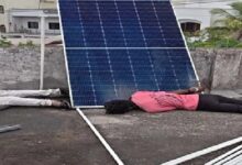 Solar Panel Accident: Major accident while installing solar panels! Two technicians struck by a high-tension line... died on the spot.