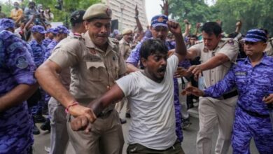 Jantar Mantar Protest: Chaos at Jantar Mantar ahead of the Parliament march...! Lathi-charge on protesters; reports of several injuries.