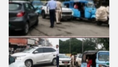 Korba Traffic Jam: Two trains brought the city to a standstill at the TP Nagar railway crossing! A kilometer-long traffic jam formed at the crossing; officials, including the Collector and SDM, were also stuck.