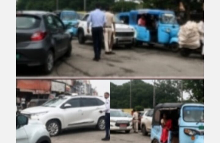 Korba Traffic Jam: Two trains brought the city to a standstill at the TP Nagar railway crossing! A kilometer-long traffic jam formed at the crossing; officials, including the Collector and SDM, were also stuck.