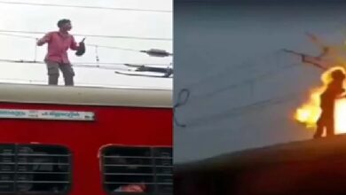 Itarsi Railway Accident: A young man who climbed onto the roof of the Mangala Express came into contact with the OHE line; he fell down following a loud blast—his condition is critical.