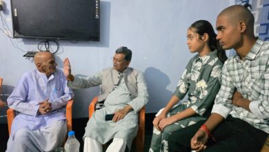 Charandas Mahant: Family plunged into grief over the demise of Bhaskar Mahato...! Dr. Charandas Mahant visited their home and assured the family of all possible assistance.