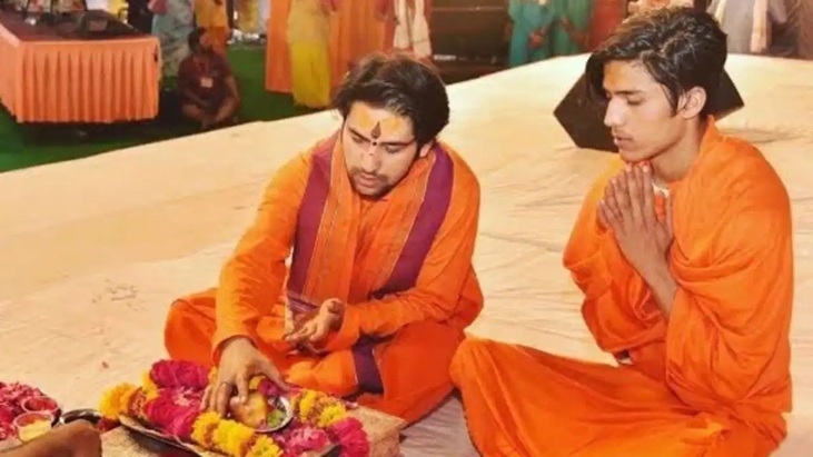 Dhirendra Krishna Shastri: Dhirendra Shastri's brother, Shaligram Garg, sent to jail...! Action taken in connection with a firing and assault case.
