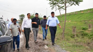 Road Construction: Korba Collector takes a tough stance on road construction! Conducted an inspection on foot; issued directives for repairs every 15 days and timely completion of work.