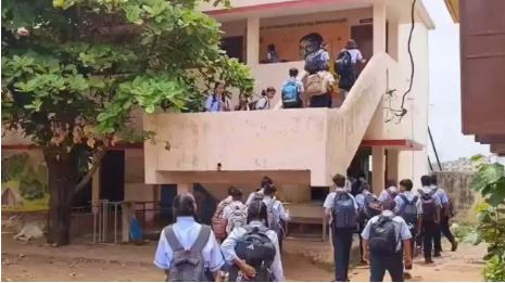 Bhilai Atmanand School: Mysterious incidents at Bhilai's Atmanand School...! 8 female students fainted in 3 days... medical reports normal.