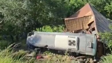 Amarnath Yatra Bus Accident: Bus carrying pilgrims plunges into a gorge...! 39 pilgrims injured... Army launches rescue operation.