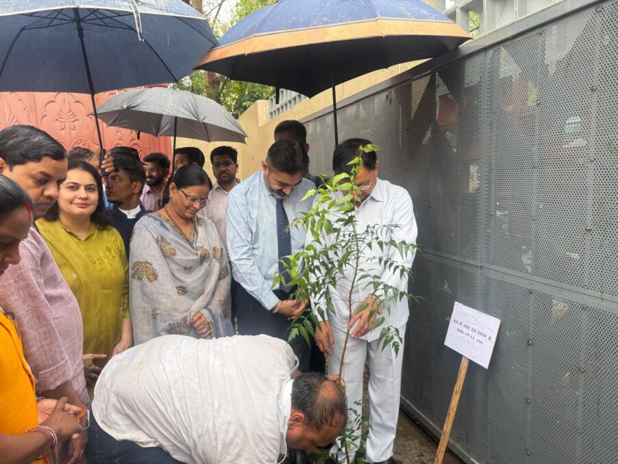 Shivay Hospital, Korba: Going beyond medical treatment to set an example of humanity...! Dr. Syama Prasad Mukherjee's 125th birth anniversary was celebrated at Shivay Hospital with a spirit of service, dedication, and compassion.