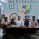 Police Raid: A gambling den was operating near the Sulabh toilet... 6 gamblers arrested in a police raid... goods worth ₹29,300 seized.