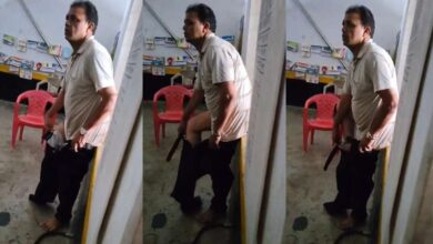 School Complaint: Headmaster of a government school in Janjgir-Champa accused of indecent behavior in front of children; villagers demand an FIR.