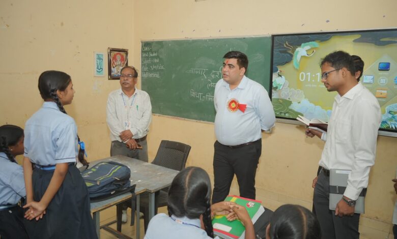 PM SHRI School: Collector Kunal Dudawat visited the PM SHRI school in Korba! He asked the students what they needed for better education—listen to their response.