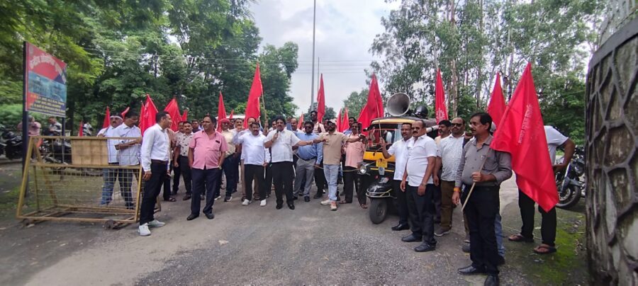 Coal India Wage Agreement: Coal workers launch a protest! Demand for the immediate constitution of JBCCI-12; memorandum submitted to Gevra-Deepka management. VIDEO