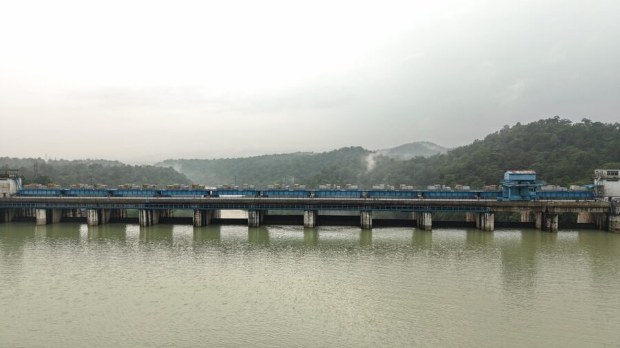 Korba Breaking: Bango Dam nearing full capacity...! Reservoir 92.48% full... gates could be opened at any moment... alert issued for 33 villages along the banks of the Hasdeo River.