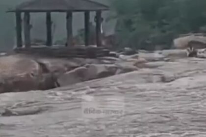 Chhattisgarh Weather Update: Monsoon to remain active in Chhattisgarh for another two days; alert issued for heavy rain and lightning today; three youths stranded on an island in Korba—get the rainfall update for the entire state.