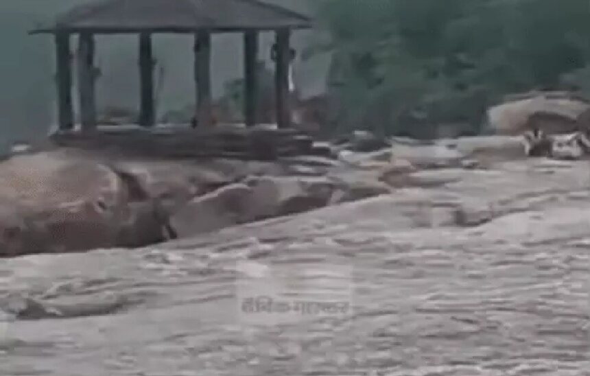Chhattisgarh Weather Update: Monsoon to remain active in Chhattisgarh for another two days; alert issued for heavy rain and lightning today; three youths stranded on an island in Korba—get the rainfall update for the entire state.