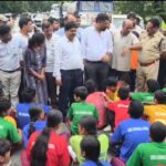 Eklavya School Protest: Anger erupts among Eklavya Residential School students! Worms in the food and mistreatment sparked outrage... students blocked the Korba-Katghora highway.