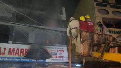 Jagdalpur Fire: Massive fire in Jagdalpur...! Suraj Enterprises Book Depot engulfed in flames... SDRF broke open the shutter to launch a rescue operation.