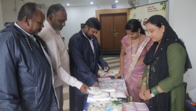 Korba News: Rakhis made from paddy and rice win hearts; the Collector praises the craftsmanship of the women from Korba; a special Rakhi was also crafted for CM Sai.