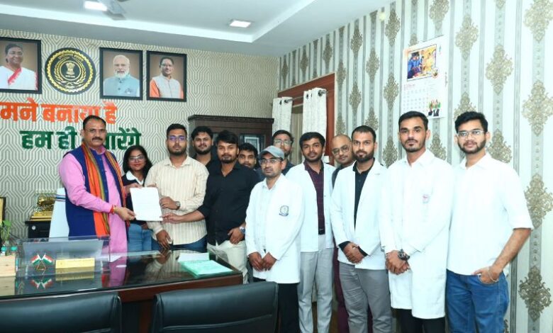 CG Intern Doctors Protest: Agitation over stipend hike demand deferred; intern doctors express faith in the government following a meeting with the Health Minister.