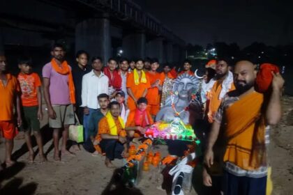 Kankeshwar Dham, Korba: A massive surge of devotion at Kankeshwar Dham; unique sights of Shiva devotees witnessed on the last Monday of Sawan—watch the video.