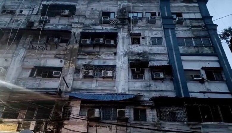 Kolkata Hotel Fire: Massive fire at a Kolkata hotel; 9 dead, 6 critically burnt... Panic grips Mirza Ghalib Street.