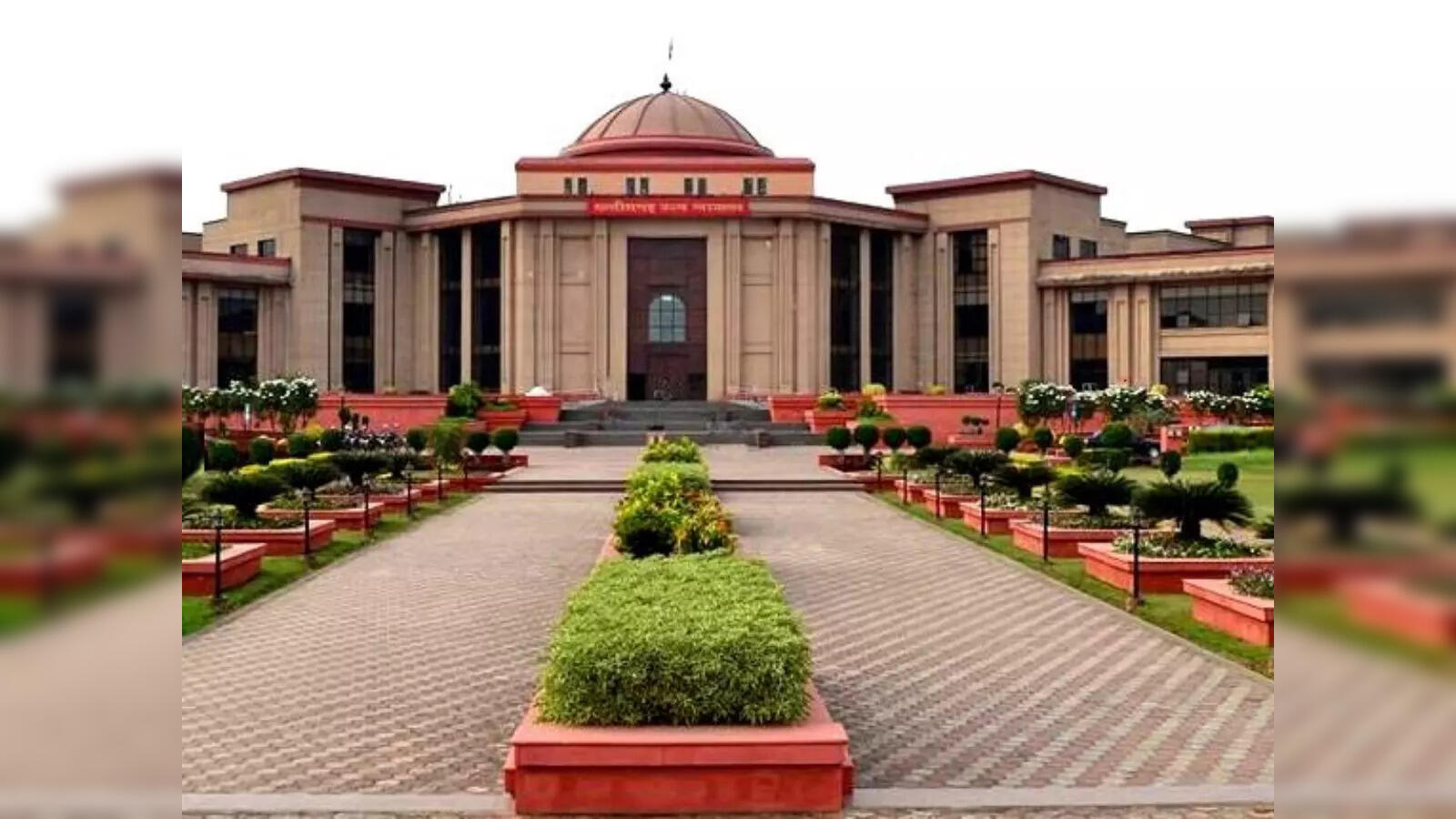 CG Bilaspur High Court: High Court takes a strict stance on coal dust; seeks affidavit from SECL CMD; hearing scheduled again for August 31.
