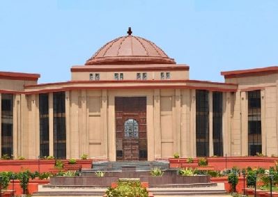 CG High Court: The bond with one's maternal home remains unbroken even after marriage...! A married daughter is also entitled to a compassionate appointment—a landmark High Court ruling.