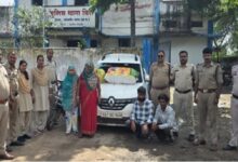 Drug Smuggling: Filmy-style cannabis smuggling in Chhattisgarh... A bike acting as a scout... 26.8 kg of cannabis seized from a car.