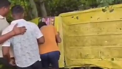 Jaunpur Accident: Speeding bus hits school van, 7 children injured; van overturned while overtaking... Watch video.