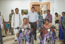 Collector's 'Jan-Darshan': No longer reliant on others—charting the journey ahead with their own determination! Two differently-abled individuals received motorized tricycles at the public grievance hearing.