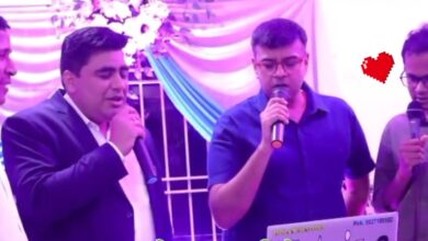 SP & IAS Sing: When the Collector and SP took the mic, the farewell evening turned melodious...! The song won everyone's hearts—listen for yourself.