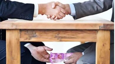 Satna Lokayukta Action: Cooperative bank manager arrested while accepting a ₹96,000 bribe in exchange for paddy procurement payments; Lokayukta laid a trap at his home.