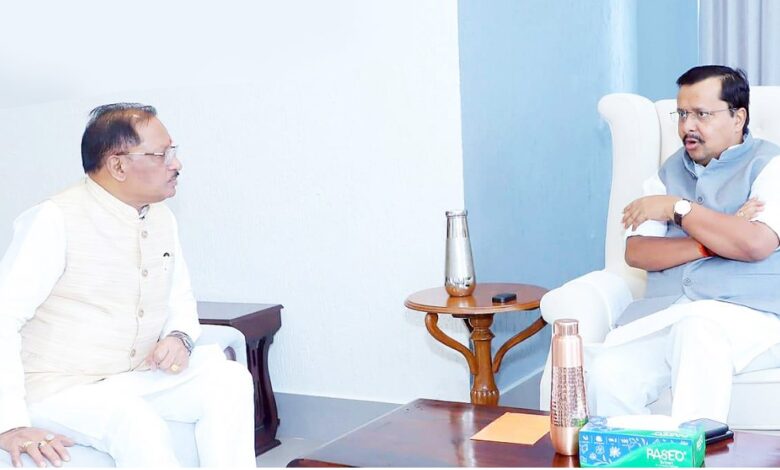 CM Vishnu Deo Sai: Chief Minister Vishnu Deo Sai met Nitin Nabin in Delhi... Discussions held on coordination between the government and the organization, as well as on development works.