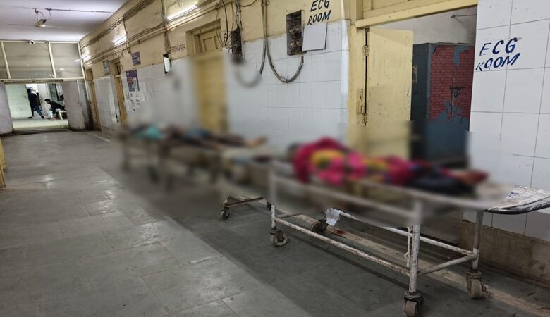 Road Accident: Tragic road accident in Bhind; loading vehicle collides with truck, 8 laborers killed.