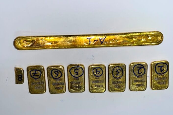 Gold Smuggling: 1.24 kg of foreign gold on the Duronto Express...! Two people caught with gold worth ₹1.96 crore.