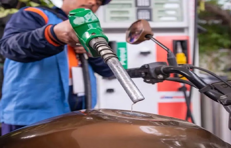 Petrol-Diesel Prices: 6% surge in crude oil sparks a stir...! Will petrol and diesel get costlier now...? Latest rates for major cities, including those in MP and CG.