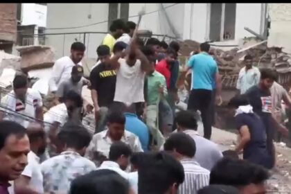 Delhi Building Collapse: Multi-storey building collapses in Satya Niketan; students living in a PG accommodation feared trapped... Watch video.