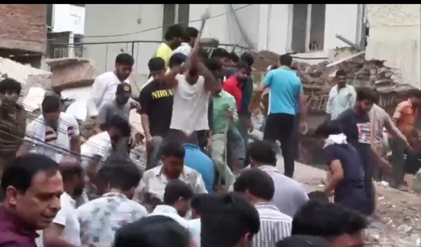 Delhi Building Collapse: Multi-storey building collapses in Satya Niketan; students living in a PG accommodation feared trapped... Watch video.
